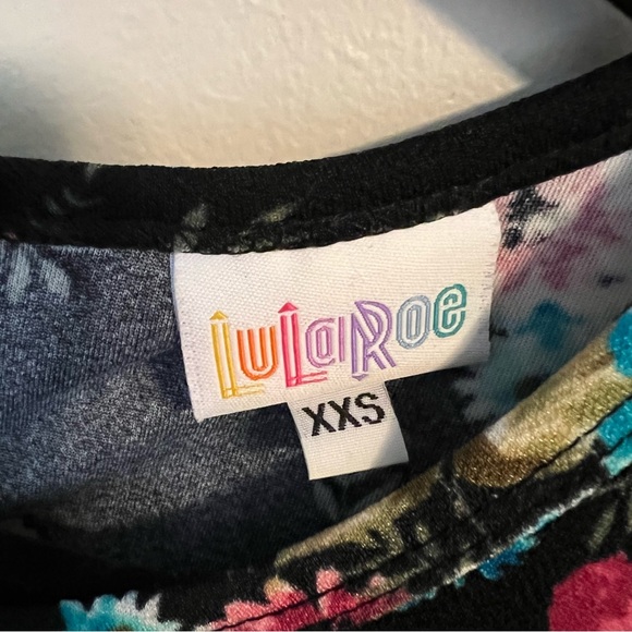 SOLD   Lularoe Amilia Floral Print Top Boxpleated Dress with Pockets Size XXS - Picture 2 of 4